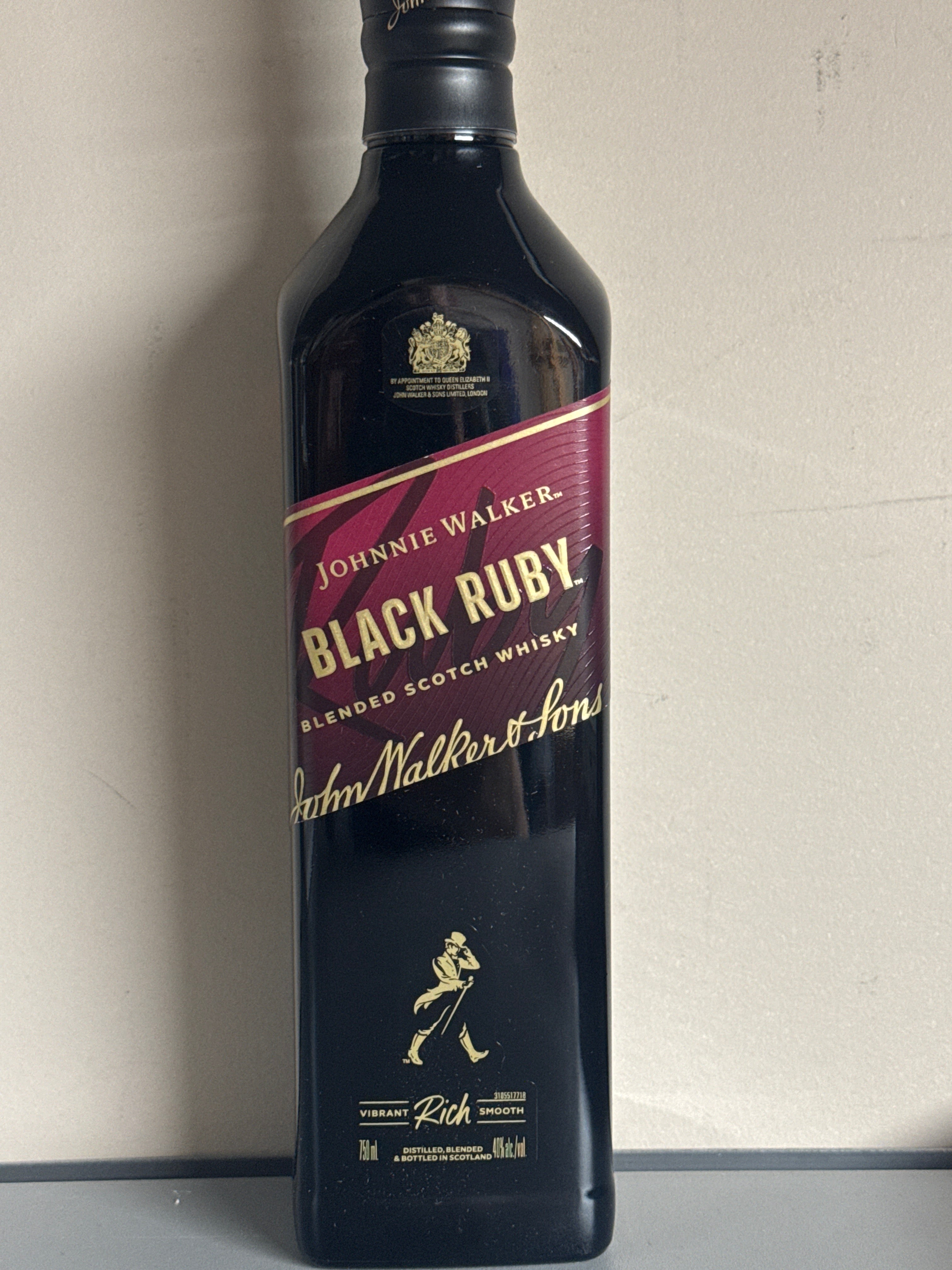ウイスキー Johnnie Walker Black Ruby & Compass Box Johnnie Walker Black Ruby 750ml - Sip & Say
