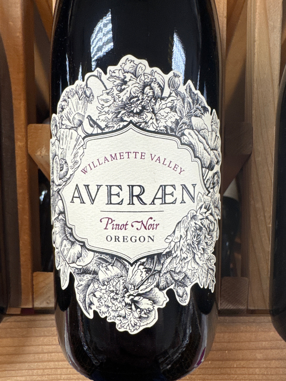 Averaen Willamette Valley Pinot Noir 750ml