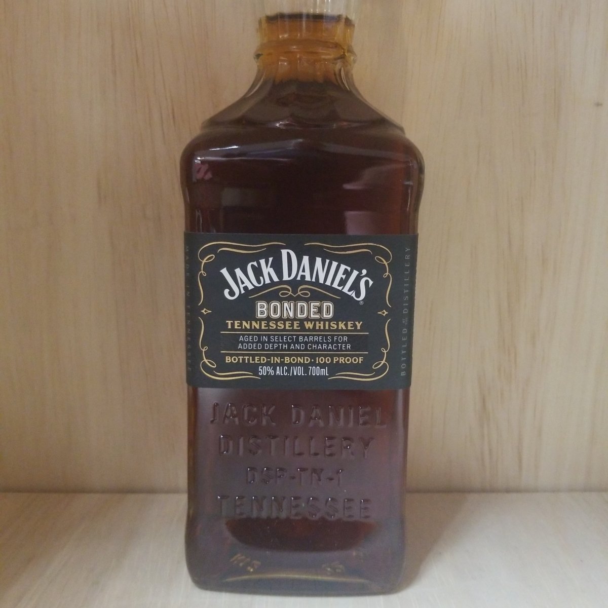 Jack Daniel&#39;s Bonded Whiskey 700ml - Sip &amp; Say
