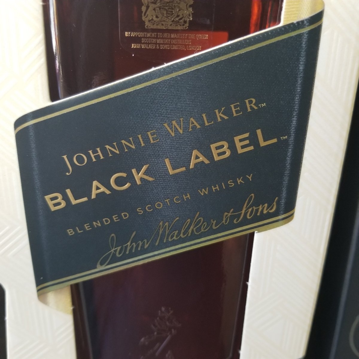 Johnnie Walker Black Scotch Whisky 1.0L - Sip &amp; Say