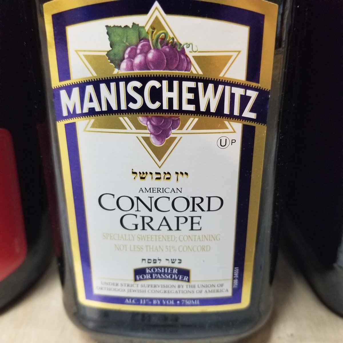 Manischewitz Concord Grape Red Wine - 3 L jug