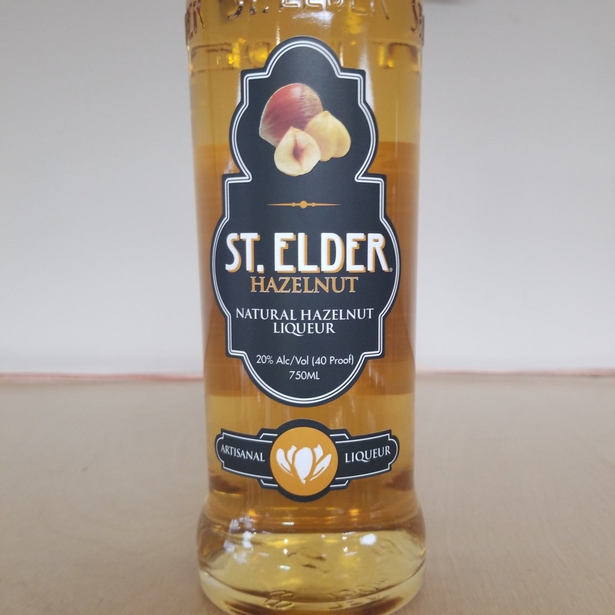 St Elder Hazelnut 750ml - Sip & Say